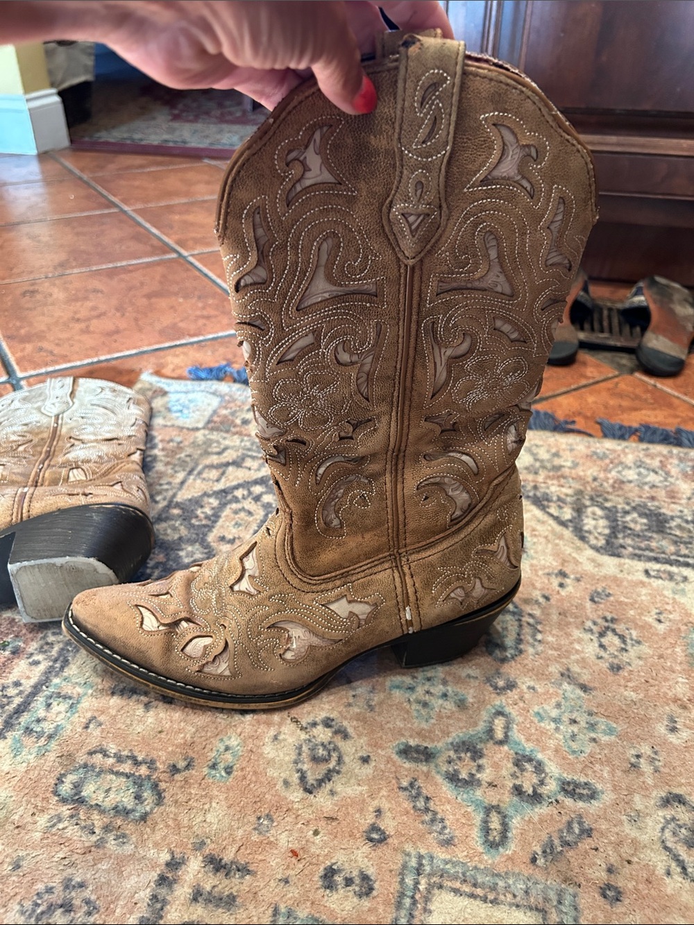 Laredo Women's Tan Embroidered Cutout Western Boots - Picture 7 of 13